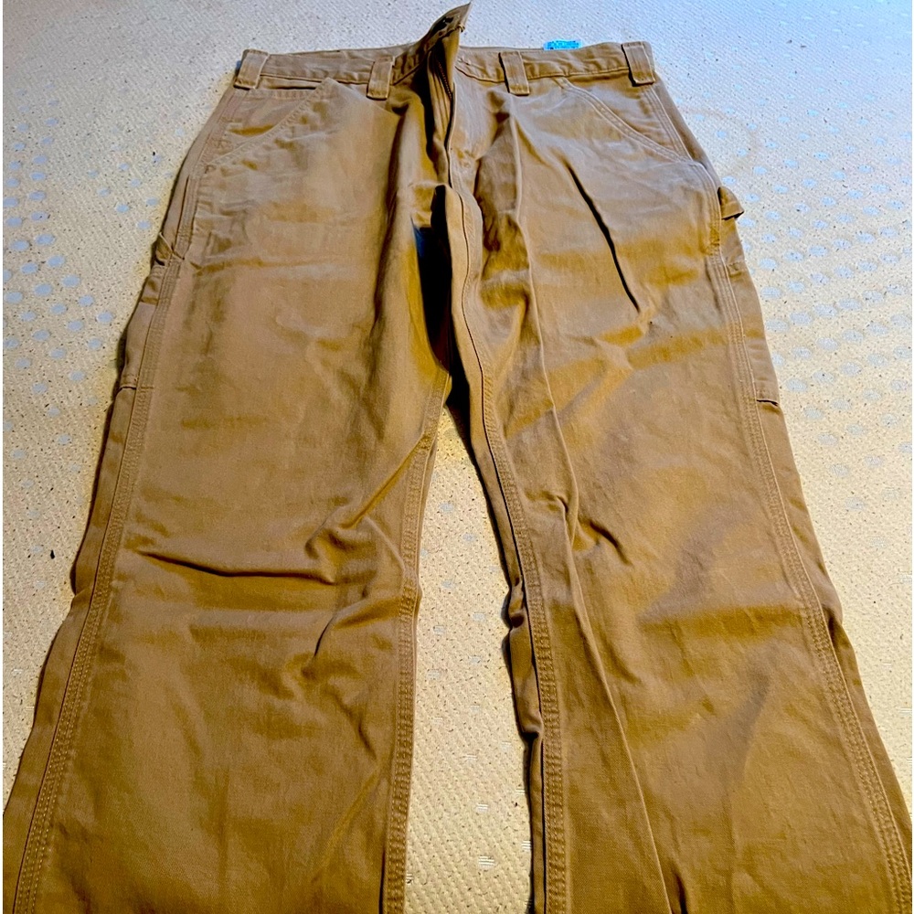 Men’s Carhartt relaxed fit 32x30 khaki pants